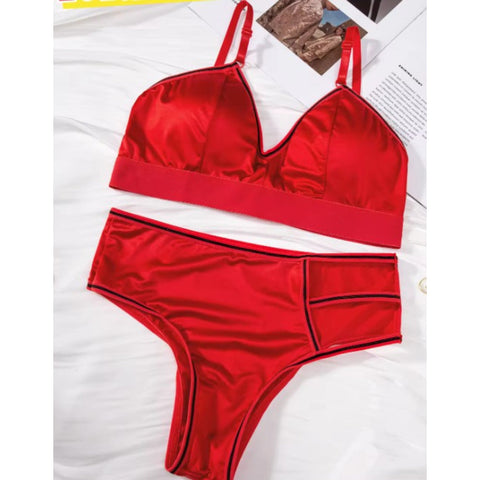 Style And Trendy Women’s Sexy Luxury Lingerie Bra And Thong Set